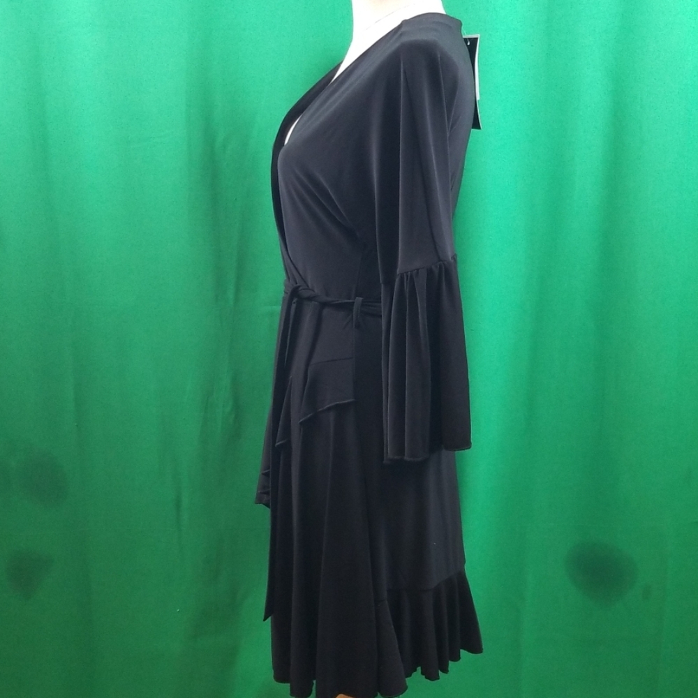 Dress - Picture 2 of 4